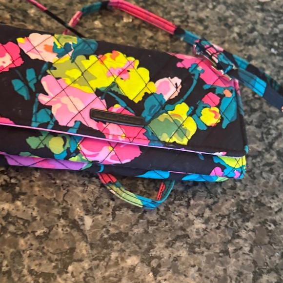Vera Bradley convertible Crossbody Bag wallet in Pink and Blue Floral EUC - Picture 13 of 16